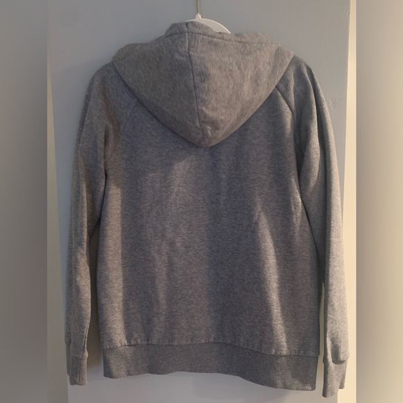 Gymshark Heather Gray Athletic Top - Picture 3 of 3